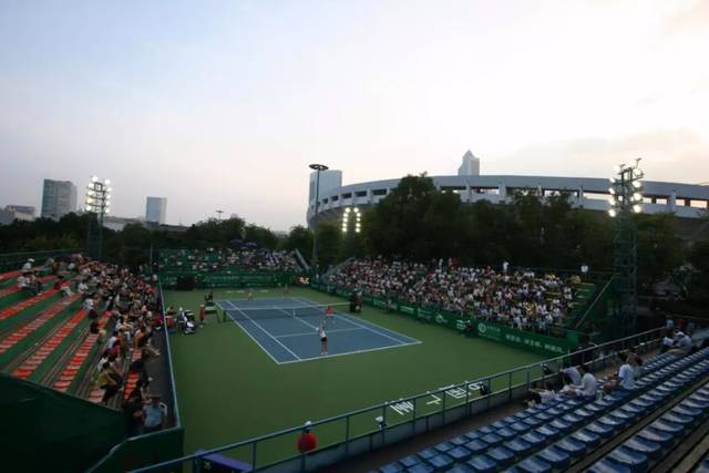 而铁王亚马 而铁王亚马